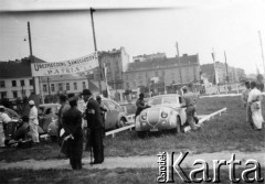 25.06-1.07.1938, Warszawa, Polska.
XI Międzynarodowy Rajd Automobilklubu Polski, widoczny samochód marki Steyr 220, z lewej reklama ubezpieczeń samochodowych Polskiego Towarzystwa Ubezpieczeniowego 