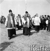 2.10.1938, Okrzeja, pow. Łuków, woj. lubelskie, Polska.
Poświęcenie kopca Henryka Sienkiewicza, w środku ks. prałat Kamiński.
Fot. NN, zbiory Ośrodka KARTA, udostępnił Tomasz Kamiński

