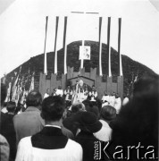2.10.1938, Okrzeja, pow. Łuków, woj. lubelskie, Polska.
Uroczyste poświęcenie kopca Henryka Sienkiewicza - nabożeństwo.
Fot. NN, zbiory Ośrodka KARTA, udostępnił Tomasz Kamiński
