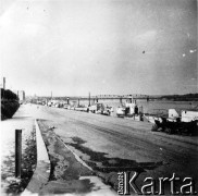 1938, Warszawa, Polska.
Wybrzeże Kościuszkowskie, w oddali most Kierbedzia.
Fot. NN, zbiory Ośrodka KARTA, udostępnił Tomasz Kamiński
