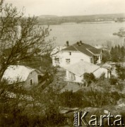 1939, Brzeżany, woj. tarnopolskie, Polska.
Widok na staw brzeżański i plebanię.
Fot. NN, zbiory Ośrodka KARTA, udostępnił Tomasz Kamiński
