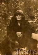Lata 20., Polska.
Portret kobiety.
Fot. z albumu porucznika Jana Obłoczyńskiego z Batalionu Chemicznego WP, zbiory Ośrodka KARTA, przekazała Jolanta Woszczynin