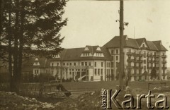 Lata 20., Polska.
Prawdopodobnie uzdrowisko.
Fot. z albumu porucznika Jana Obłoczyńskiego z Batalionu Chemicznego WP, zbiory Ośrodka KARTA, przekazała Jolanta Woszczynin