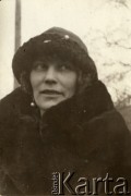 Lata 20., Polska.
Portret kobiety.
Fot. z albumu porucznika Jana Obłoczyńskiego z Batalionu Chemicznego WP, zbiory Ośrodka KARTA, przekazała Jolanta Woszczynin