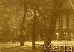 Lata 20., Polska.
Park.
Fot. z albumu porucznika Jana Obłoczyńskiego z Batalionu Chemicznego WP, zbiory Ośrodka KARTA, przekazała Jolanta Woszczynin