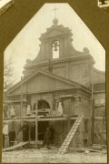 1924, Warszawa, Polska.
Przebudowa Kościoła Matki Bożej Królowej Polski przy ul. Gdańskiej 6 (Marymont).
Fot. z albumu porucznika Jana Obłoczyńskiego z Batalionu Chemicznego WP, zbiory Ośrodka KARTA, przekazała Jolanta Wolszczynin.