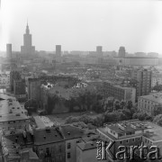 1973, Warszawa, Polska.
Fragment Powiśla i Śródmieście widziane od strony Skarpy. Widoczne m.in. boisko przy Liceum im. Jana Zamoyskiego.
Fot. Lubomir T. Winnik, zbiory Ośrodka KARTA