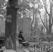 1972, Warszawa, Polska.
Cmentarz Powązkowski.
Fot. Lubomir T. Winnik, zbiory Ośrodka KARTA