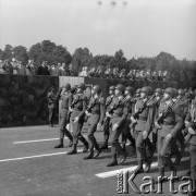 9.09.1973, Warszawa, Polska.
Promocja oficerów Wojska Polskiego na Pl. Zwycięstwa.
Fot. Lubomir T. Winnik, zbiory Ośrodka KARTA