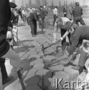 15.04.1973, Warszawa, Polska.
Czyn społeczny na Polu Mokotowskim.
Fot. Lubomir T. Winnik, zbiory Ośrodka KARTA