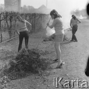 15.04.1973, Warszawa, Polska.
Czyn społeczny na Polu Mokotowskim.
Fot. Lubomir T. Winnik, zbiory Ośrodka KARTA
