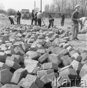 15.04.1973, Warszawa, Polska.
Czyn społeczny na Polu Mokotowskim.
Fot. Lubomir T. Winnik, zbiory Ośrodka KARTA 
