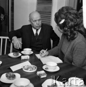 1972, Warszawa, Polska.
Dyrektor Muzeum Narodowego w Warszawie prof. Stanisław Lorentz podczas udzielania wywiadu.
Fot. Lubomir T. Winnik, zbiory Ośrodka KARTA