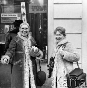 3.03.1973, Warszawa, Polska.
Aktorka Emilia Krakowska (po lewej).
Fot. Lubomir T. Winnik, zbiory Ośrodka KARTA
