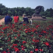 1972-1973, Warszawa, Polska.
Pomnik Fryderyka Chopina w Parku Łazienkowskim.
Fot. Lubomir T. Winnik, zbiory Ośrodka KARTA
