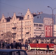 1973, Warszawa, Polska.
Kamienica na rogu ul. Targowej i Ząbkowskiej. 
Fot. Lubomir T. Winnik, zbiory Ośrodka KARTA