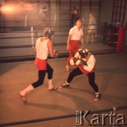 1972, Wisła, Polska.
Sparing Lucjana Treli (waga ciężka) podczas zgrupowania kadry olimpijskiej bokserów.
Fot. Lubomir T. Winnik, zbiory Ośrodka KARTA