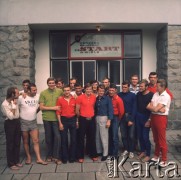 1972, Wisła, Polska.
Kadra olimpijska bokserów przed ośrodkiem sportowym ZS 