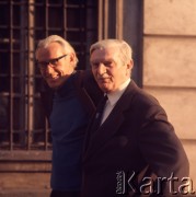 1972, Warszawa, Polska.
Wacław Kuchar (z prawej), lekkoatleta i piłkarz Pogoni Lwów przed II wojną światową.
Fot. Lubomir T. Winnik, zbiory Ośrodka KARTA