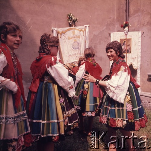 Czerwiec 1971-1973, Polska.
Uroczystości Bożego Ciała.
Fot. Lubomir T. Winnik, zbiory Ośrodka KARTA