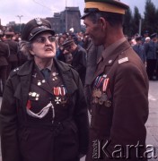 1972-1973, Warszawa, Polska.
Weteranka Ludowego Wojska Polskiego podczas uroczystości wojskowych.
Fot. Lubomir T. Winnik, zbiory Ośrodka KARTA