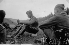 1939-1945, brak miejsca.
Żołnierze Luftwaffe.
Fot. NN, album nieznanego żołnierza Wehrmachtu, kolekcja Tomasza Kopańskiego, zbiory Ośrodka KARTA