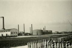 1939-1945, Niegłowice koło Jasła.
Rafineria ropy naftowej.
Fot. NN, album nieznanego żołnierza Wehrmachtu, kolekcja Tomasza Kopańskiego, zbiory Ośrodka KARTA