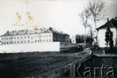 1939-1945, prawdopodobnie Jasło.
Zabudowa miasta.
Fot. NN, album nieznanego żołnierza Wehrmachtu, kolekcja Tomasza Kopańskiego, zbiory Ośrodka KARTA