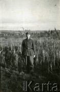 1939-1945, prawdopodobnie Jasło.
Żołnierz Wehrmachtu.
Fot. NN, album nieznanego żołnierza Wehrmachtu, kolekcja Tomasza Kopańskiego, zbiory Ośrodka KARTA