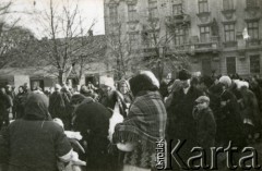 1939-1945, prawdopodobnie Jasło.
Handel na rynku.
Fot. NN, album nieznanego żołnierza Wehrmachtu, kolekcja Tomasza Kopańskiego, zbiory Ośrodka KARTA