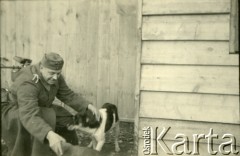 1939-1945, prawdopodobnie Jasło.
Żołnierz Wehrmachtu.
Fot. NN, album nieznanego żołnierza Wehrmachtu, kolekcja Tomasza Kopańskiego, zbiory Ośrodka KARTA