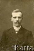 1909, Polska pod zaborami.
Adolf Urbanowicz, ojciec Wacława Urbanowicza.
Fot. NN, kolekcja Wacława Urbanowicza, zbiory Ośrodka KARTA 
