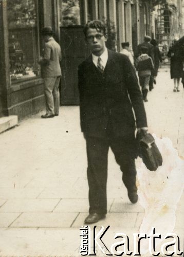1930, Polska
Wacław Urbanowicz (1913-2013). Karierę marynarską rozpoczął w 1936 roku na statkach pasażerskich GAL-u (Gdynia-Ameryka Linie Żeglugowe S.A): SS 