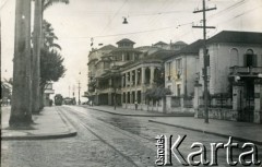 Prawdopodobnie przed 1945, Ameryka Południowa (?).
Ulica w mieście.
Fot. NN, kolekcja Wacława Urbanowicza, zbiory Ośrodka KARTA