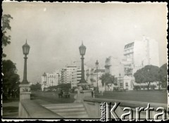 Prawdopodobnie przed 1945, Ameryka Południowa (?).
Fragment miasta.
Fot. NN, kolekcja Wacława Urbanowicza, zbiory Ośrodka KARTA