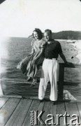 1948, Gdynia, Polska.
Wacław Urbanowicz w towarzystwie kobiety.
Fot. NN, kolekcja Wacława Urbanowicza, zbiory Ośrodka KARTA