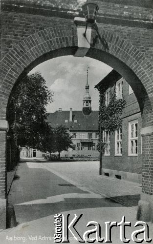Aalbogr, Dania.
Widok na budynek administracyjny.
Fot. NN, kolekcja Wacława Urbanowicza, zbiory Ośrodka KARTA 
