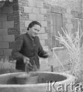 Po 1948, Bedlno k. Gostynina, Polska.
Gospodarstwo wiejskie należące do Rolniczej Spółdzielni Produkcyjnej w Bedlnie.
Fot. Jerzy Konrad Maciejewski, zbiory Ośrodka KARTA.