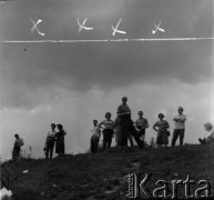 Lata 50., Bieszczady, Polska.
Turyści zwiedzają góry.
Fot. Jerzy Konrad Maciejewski, zbiory Ośrodka KARTA.