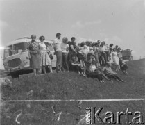 Lata 50., Bieszczady, Polska.
Turyści zwiedzają góry. 
Fot. Jerzy Konrad Maciejewski, zbiory Ośrodka KARTA.