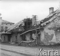Lata 50., Bieszczady, Polska.
Budynki w ruinie.
Fot. Jerzy Konrad Maciejewski, zbiory Ośrodka KARTA.