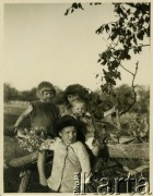 Przed 1939, Chwiecewicze, woj. wileńskie, Polska.
Grupa wiejskich dzieci.
Fot. Jerzy Konrad Maciejewski, zbiory Ośrodka KARTA