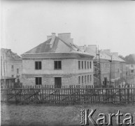 Czerwiec 1948, Cieplice Śląskie-Zdrój, woj. wrocławskie, Polska.
Domy mieszkalne budowane przez Fabrykę Maszyn Papierniczych Fampa (powstała w 1946 r. w miejsce istniejącej od XIX w. Fabryki Hansa Füllnera). 
Fot. Jerzy Konrad Maciejewski, zbiory Ośrodka KARTA