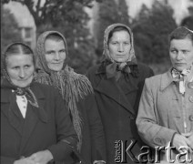 Czerwiec 1948, Cieplice Śląskie-Zdrój, woj. wrocławskie, Polska.
Grupa kuracjuszek podczas pobytu w sanatorium. Wśród kobiet stoi Anna Chmielewska z Moniatycz (pow. Hrubieszów).
Fot. Jerzy Konrad Maciejewski, zbiory Ośrodka KARTA