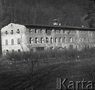 Marzec 1967, Duszniki-Zdrój, woj. wrocławskie, Polska.
Opuszczony budynek pofabryczny.
Fot. Jerzy Konrad Maciejewski, zbiory Ośrodka KARTA