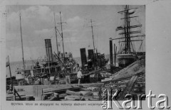 Przed 1939, Gdynia, woj. pomorskie, Polska.
Pocztówka przedstawiająca molo, przy których cumują polskie okręty wojenne.
Fot. NN, kolekcja Jerzego Konrada Maciejewskiego