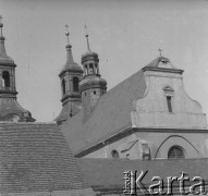 Po 1946, Gościkowo-Paradyż, woj. poznańskie, Polska.
Budynki zespołu klasztornego cystersów z XIII-XVIII wieku. Po II wojnie światowej wojska radzieckie utworzyły w budynkach poklasztornych magazyny.
Fot. Jerzy Konrad Maciejewski, zbiory Ośrodka KARTA