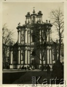 5.04.1939, Warszawa, Polska.
Późnobarokowy, XVIII-wieczny kościół Wizytek pw. Opieki św. Józefa Oblubieńca Niepokalanej Bogurodzicy Maryi. Świątynia znajduje się przy ulicy Krakowskie Przedmieście.
Fot. Jerzy Konrad Maciejewski, zbiory Ośrodka KARTA