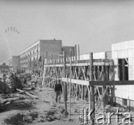 Po 1945, Warszawa, Polska.
Budowa nowego osiedla mieszkalnego. 
Fot. Jerzy Konrad Maciejewski, zbiory Ośrodka KARTA