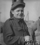 Po 1945, Warszawa, Polska.
Eugeniusz Chojnacki podczas pracy przy odbudowie Warszawy.
Fot. Jerzy Konrad Maciejewski, zbiory Ośrodka KARTA